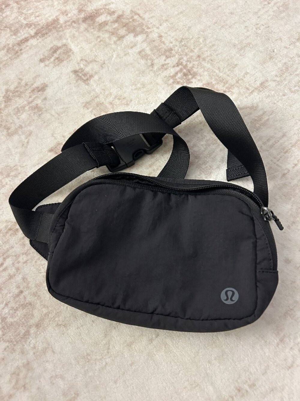 Lululemon Everywhere Belt Bag
